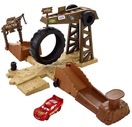 Disney Pixar Cars Ensemble de jeu Le défi du tracteur de Smokey