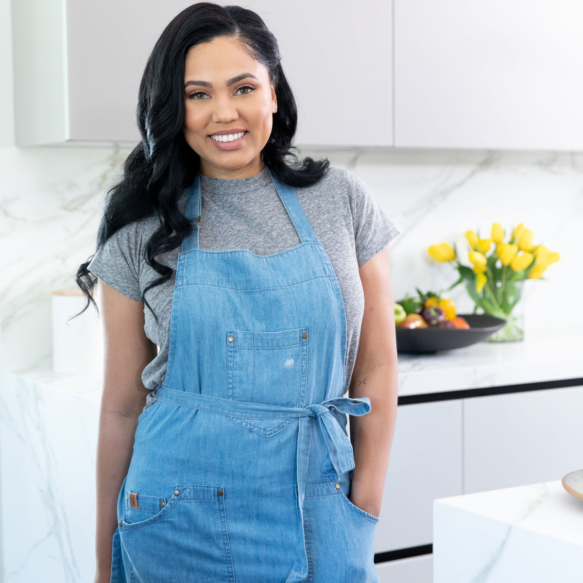 Ayesha Curry የአዋቂዎች አፕሮንስ